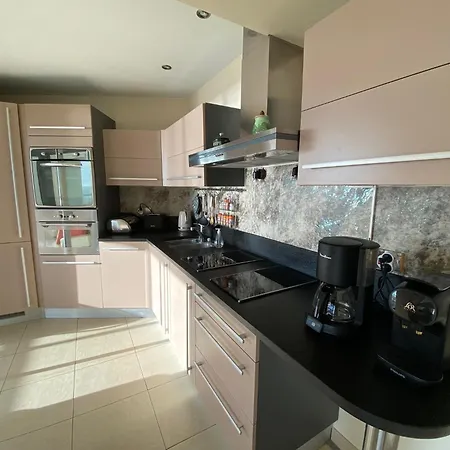 L'azurea Front De Lägenhet *