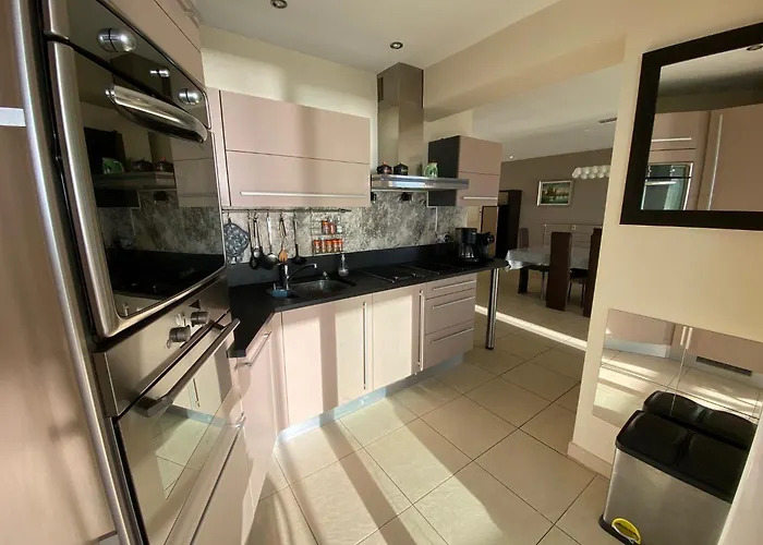 L'azurea Front De 拉西约塔